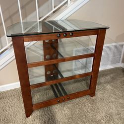 Entertainment Stand With 4 Shelves In Excellent Condition 