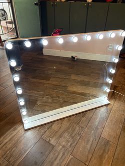Makeup vanity