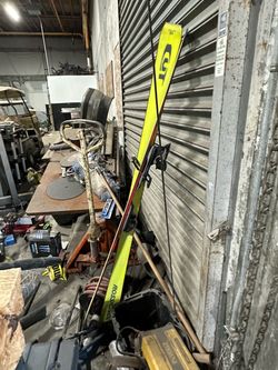 Snow skis