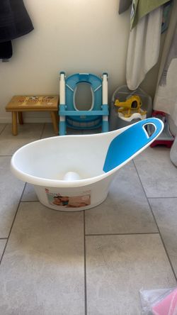 Munchkin Baby Bathtub