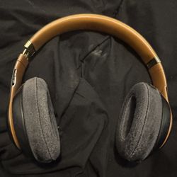 Gold And Black Beats