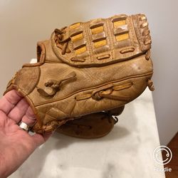 Right Hand Throw Leather Baseball Glove
