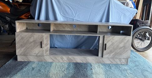 TV Stand/Entertainment Unit