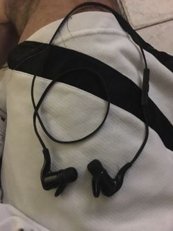 Bluetooth headphones