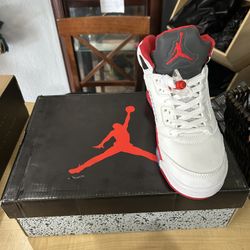 Air Jordan 5 Retro 'Fire Red' 2025