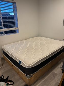 Queen Mattress with Wooden Bed Frame