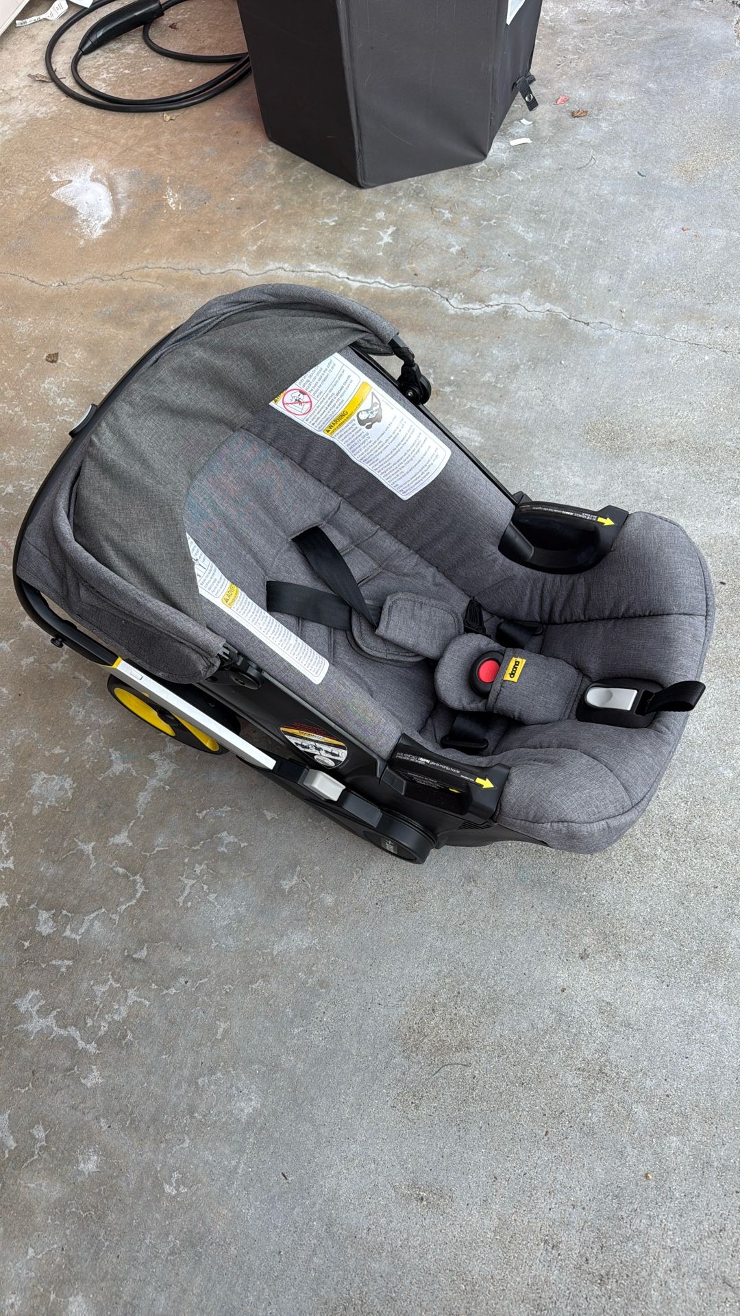 Donna Infant Car Seat Plus Doona Base