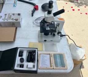Microscope Model XSP-103C with Prepared Slides