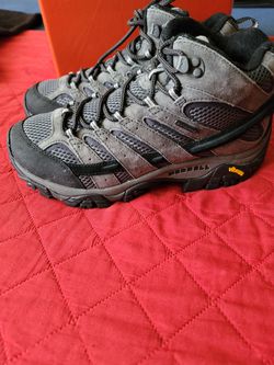 Hiking Boots Size 8 For Men (Botas Para Escalar O Alpinismo Medida 8 Para Hombre for Sale in Huntington Park, CA -