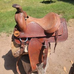 Saddle 