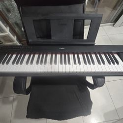 Yamaha Piaggero NP-12 Keyboard
