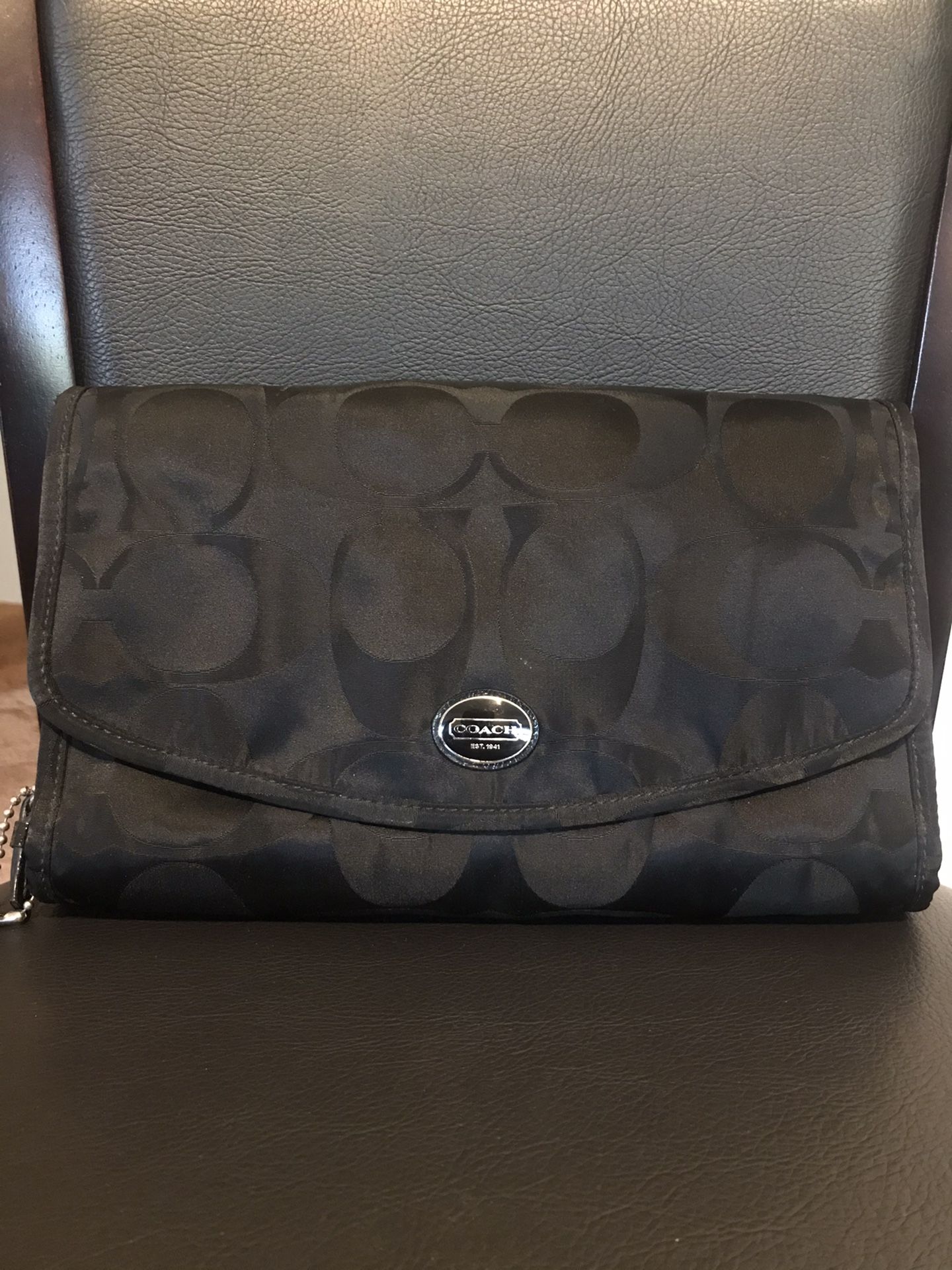Coach women’s toiletry hanging travel bag