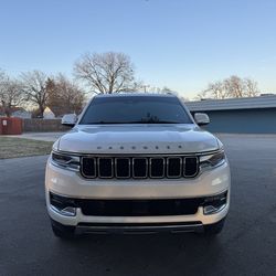 2022 Jeep Wagoneer