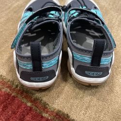 Size 2 Keen Water Shoe