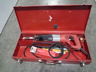 Milwaukee saw saw
