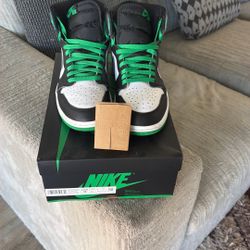 Nike Air Jordan 1 High OG Lucky Green Size 9.5