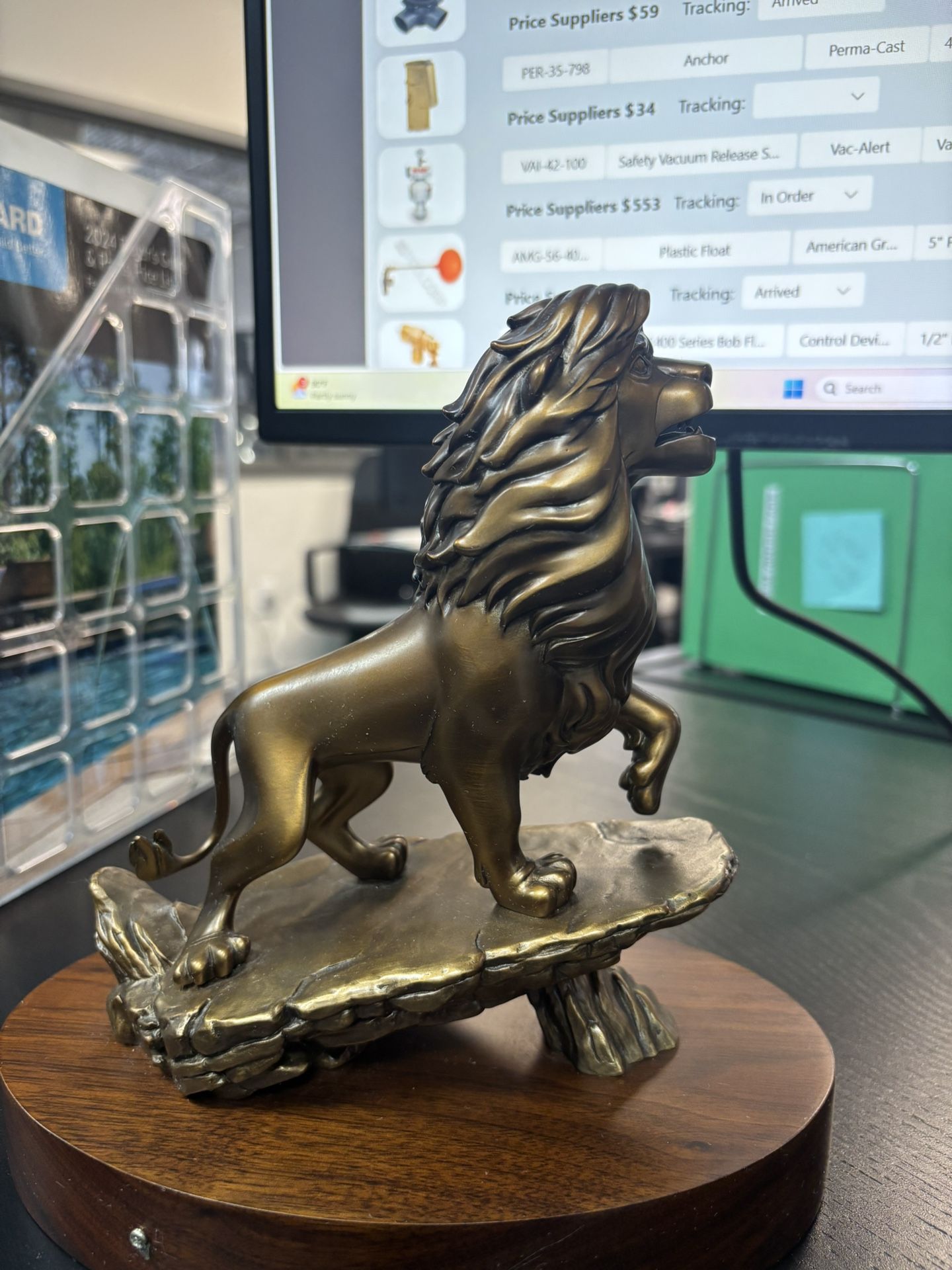 Simba Lion King cast member 20 Years Service Award Disney Bronze Statue