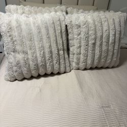 4 Pillows