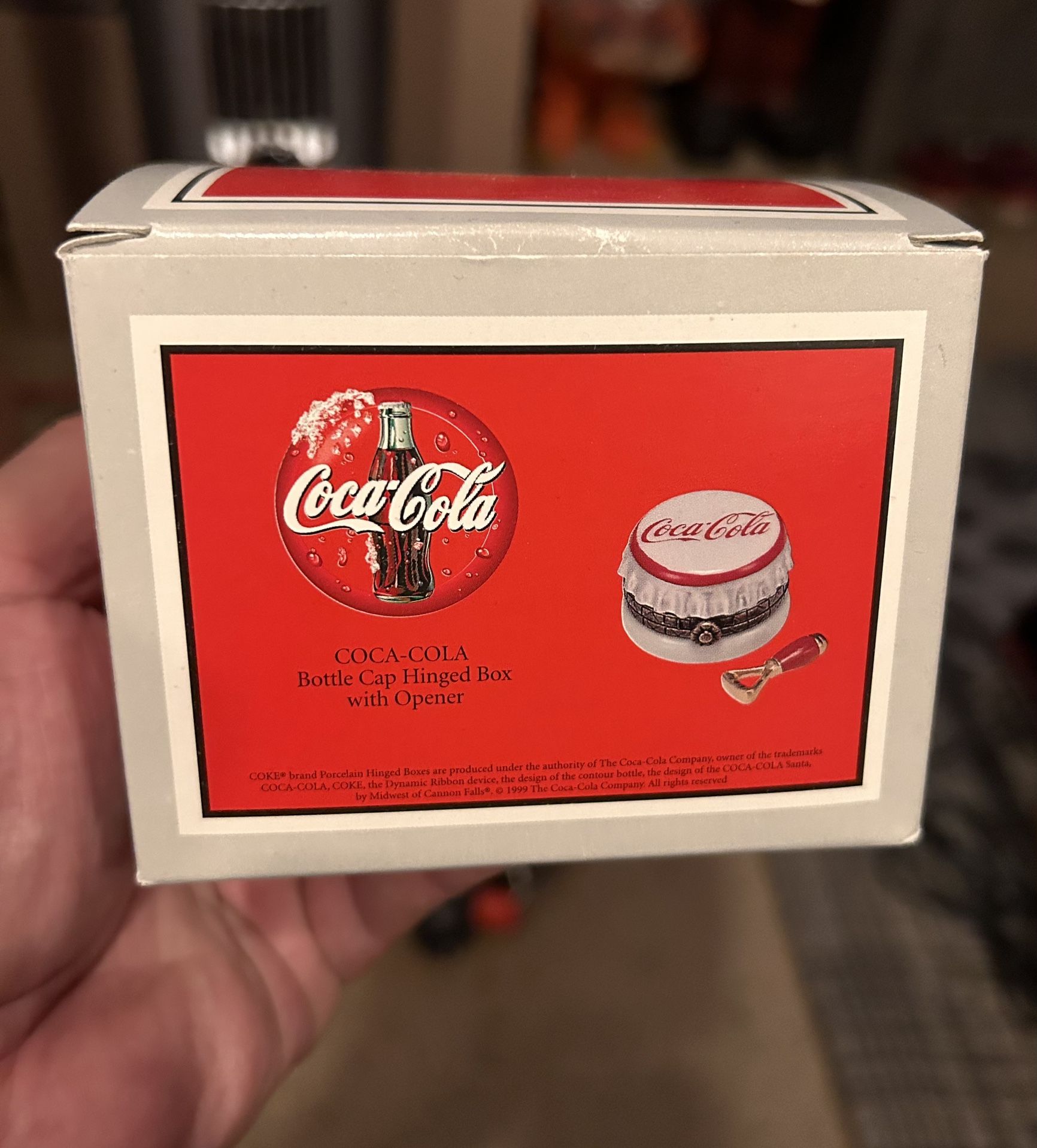 COCA-COLA CAP HINGED BOX