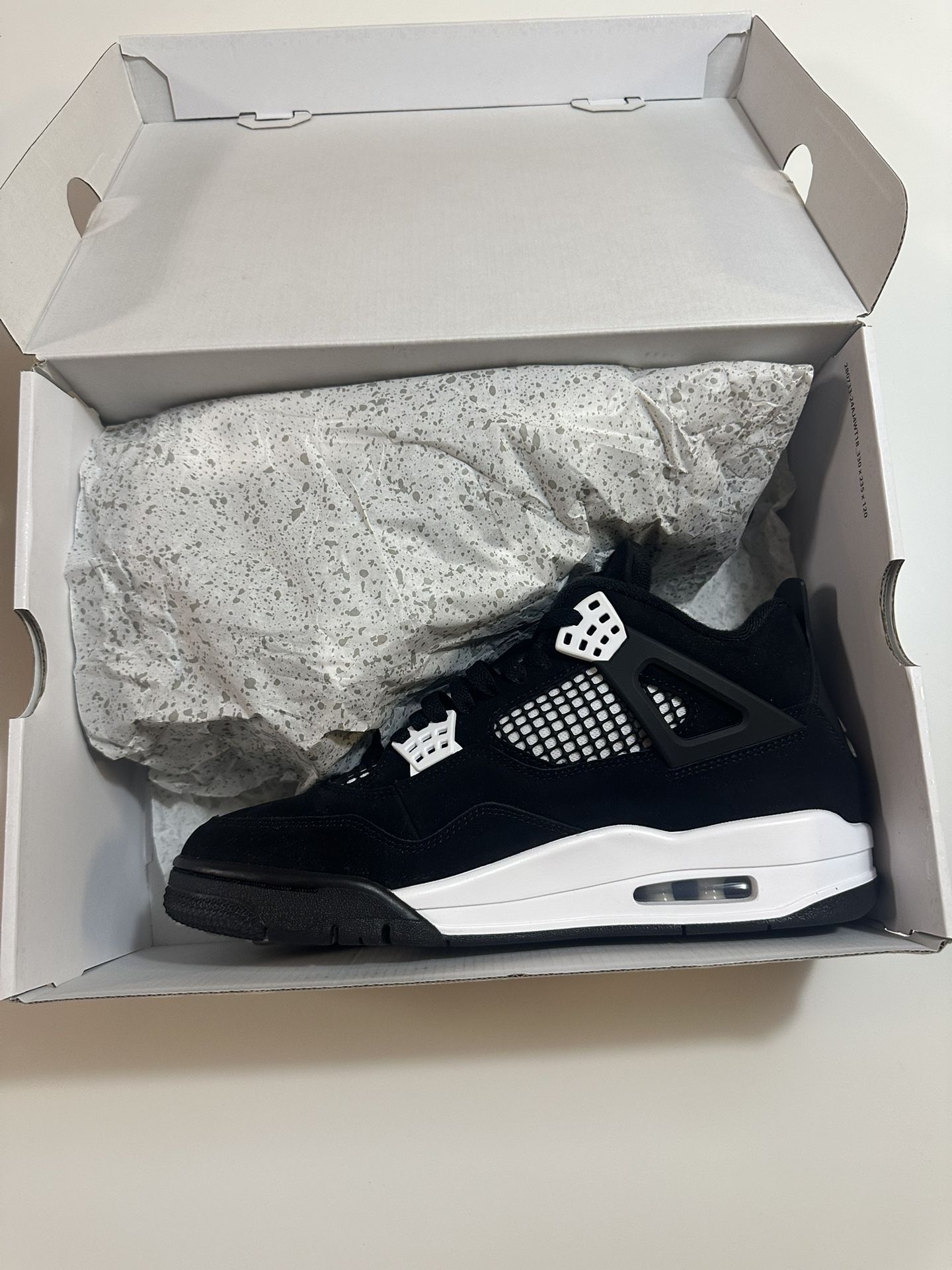 Jordan 4 White Thunder Sz. 9