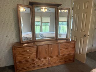 Solid Oak Blackhawk Bedroom Suite - Complete Set or Individual Pieces - $750 OBO
