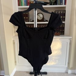 Forever 21 black short-sleeve square-neck bodysuit