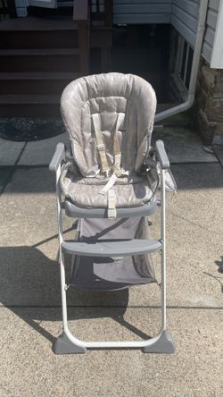 Graco® Slim Snacker High Chair