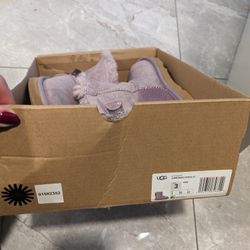 UGGs 