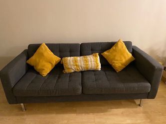 Sofa+free Throw pillows