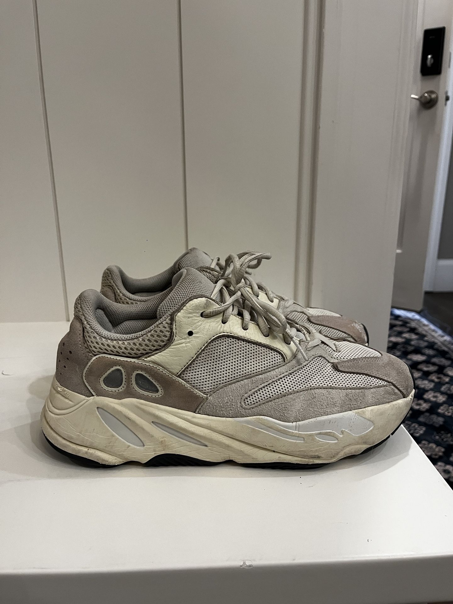 Adidas Yeezy Boost 700 ‘Analog’