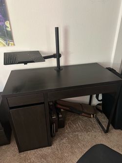 IKEA MICKE Desk