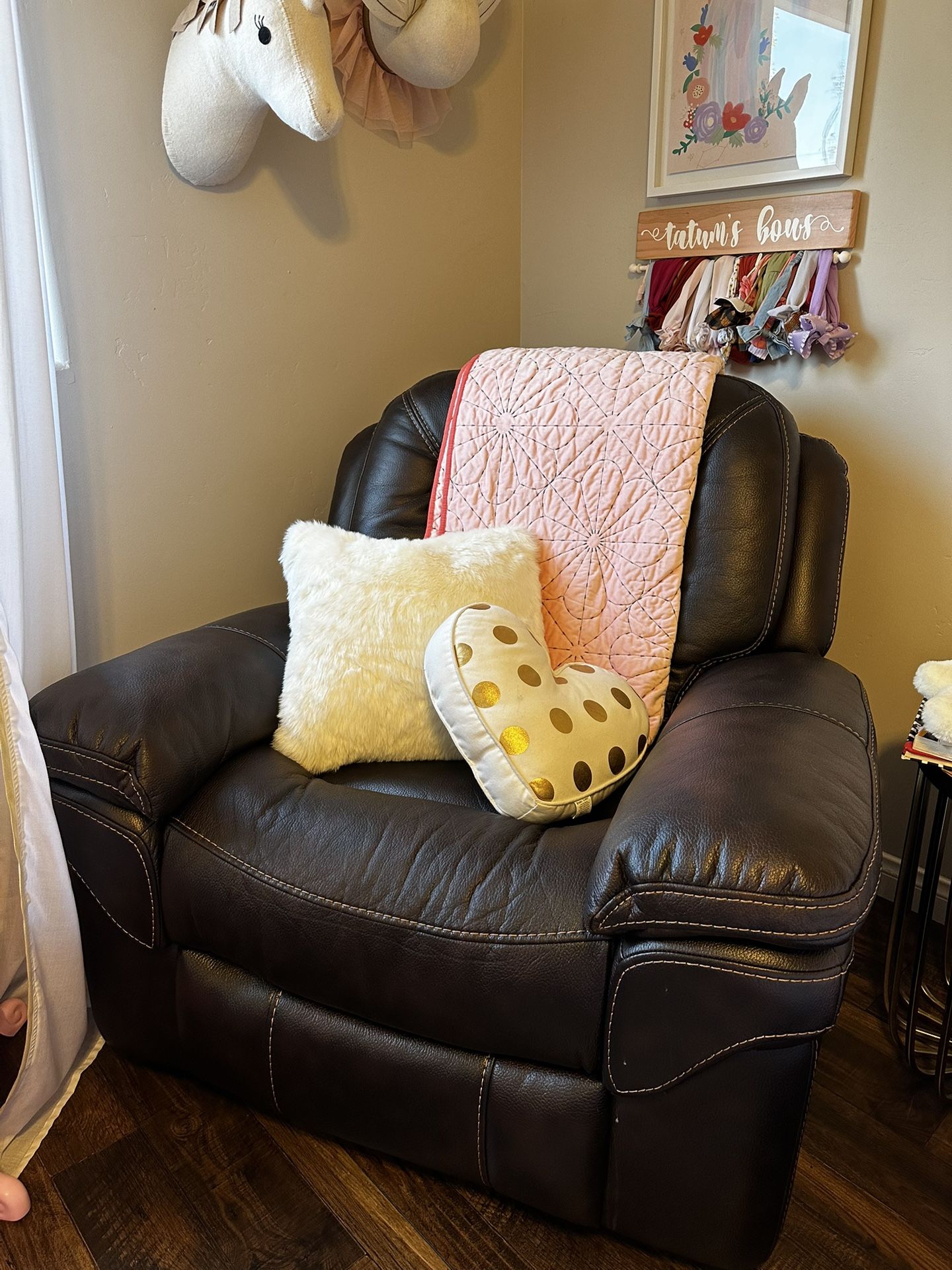 Recliner/Rocking Chair
