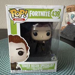 VAULTED Tower Recon Specialist Fortnite Funko Pop #439 Games Gaming Video Game