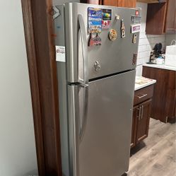 Frigidaire Refrigerator 