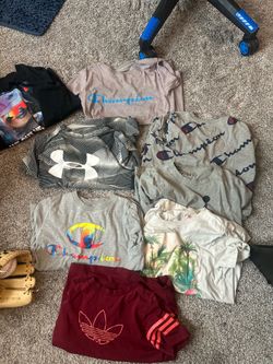 Boy Nike tees