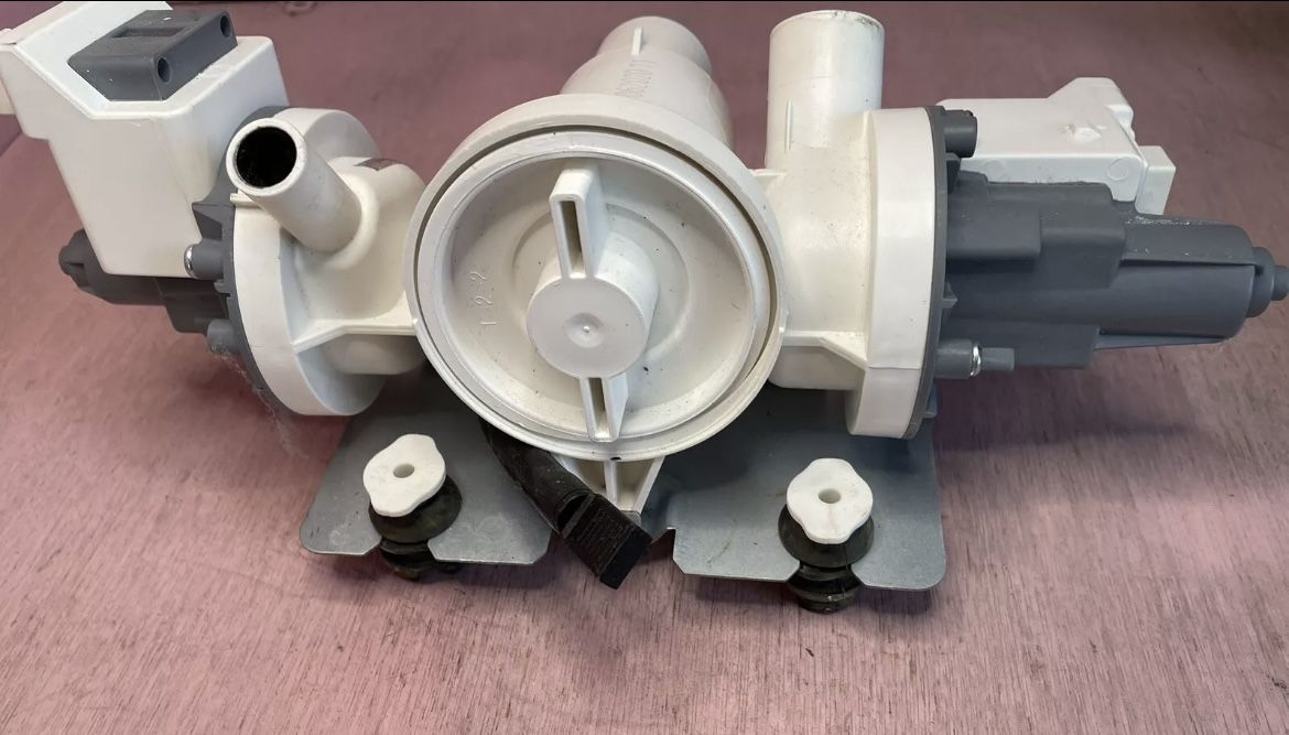 Whirlpool Washer Water Drain Pump Part # PP-W11458345