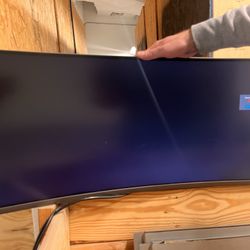Dell Ultra SHARP 34” CURVeD MONITOR 