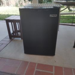 Magic Chef Refrigerator 