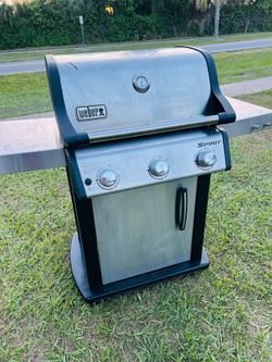 Weber Spirit Gas Grill It is in perfect condition, well preserved, it is like new