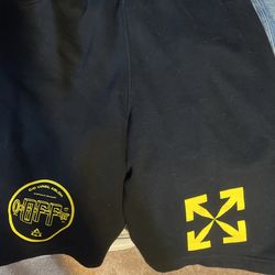 Off-white Shorts Medium Size🔥