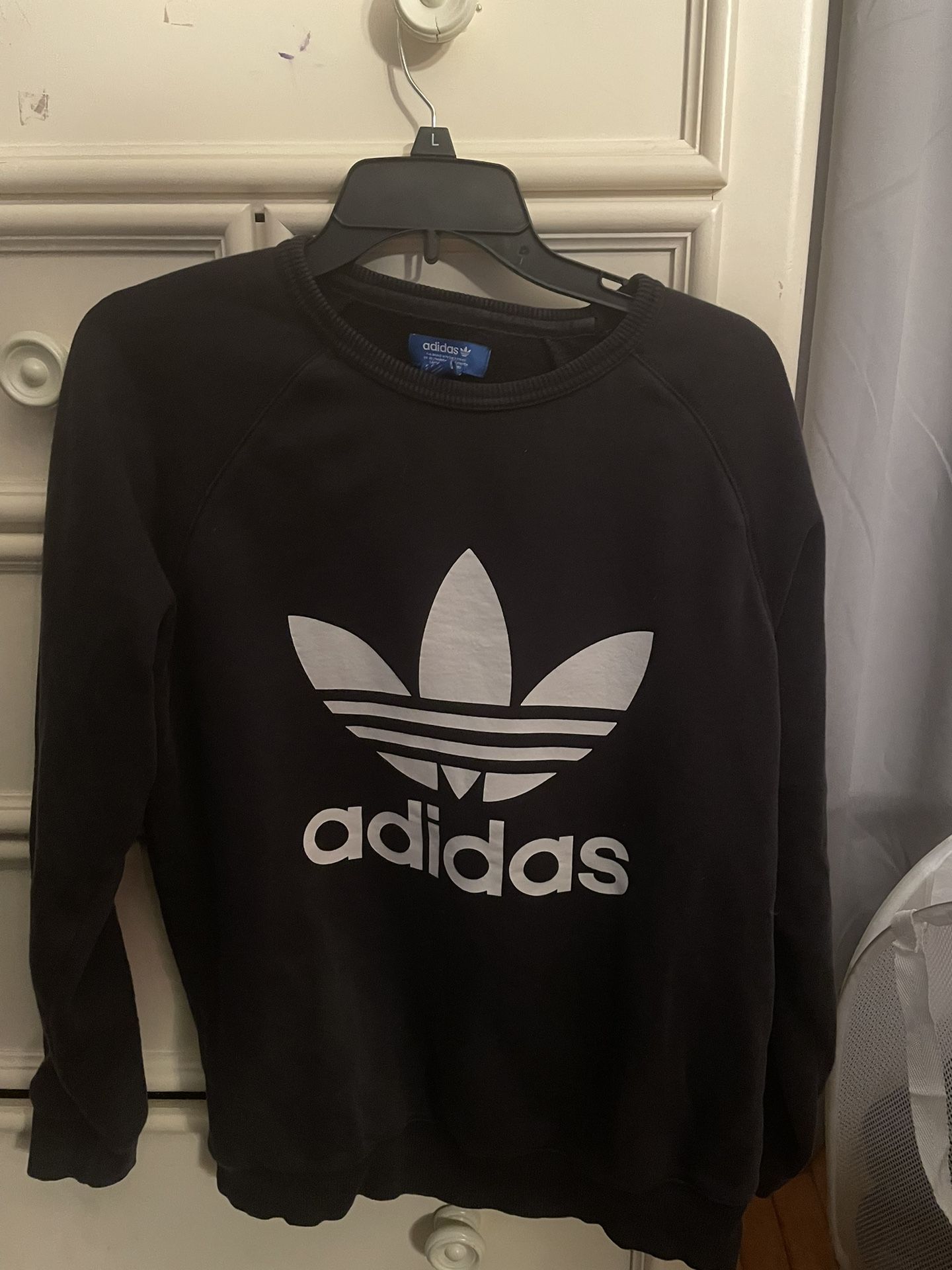 adidas crewneck unisex size medium 