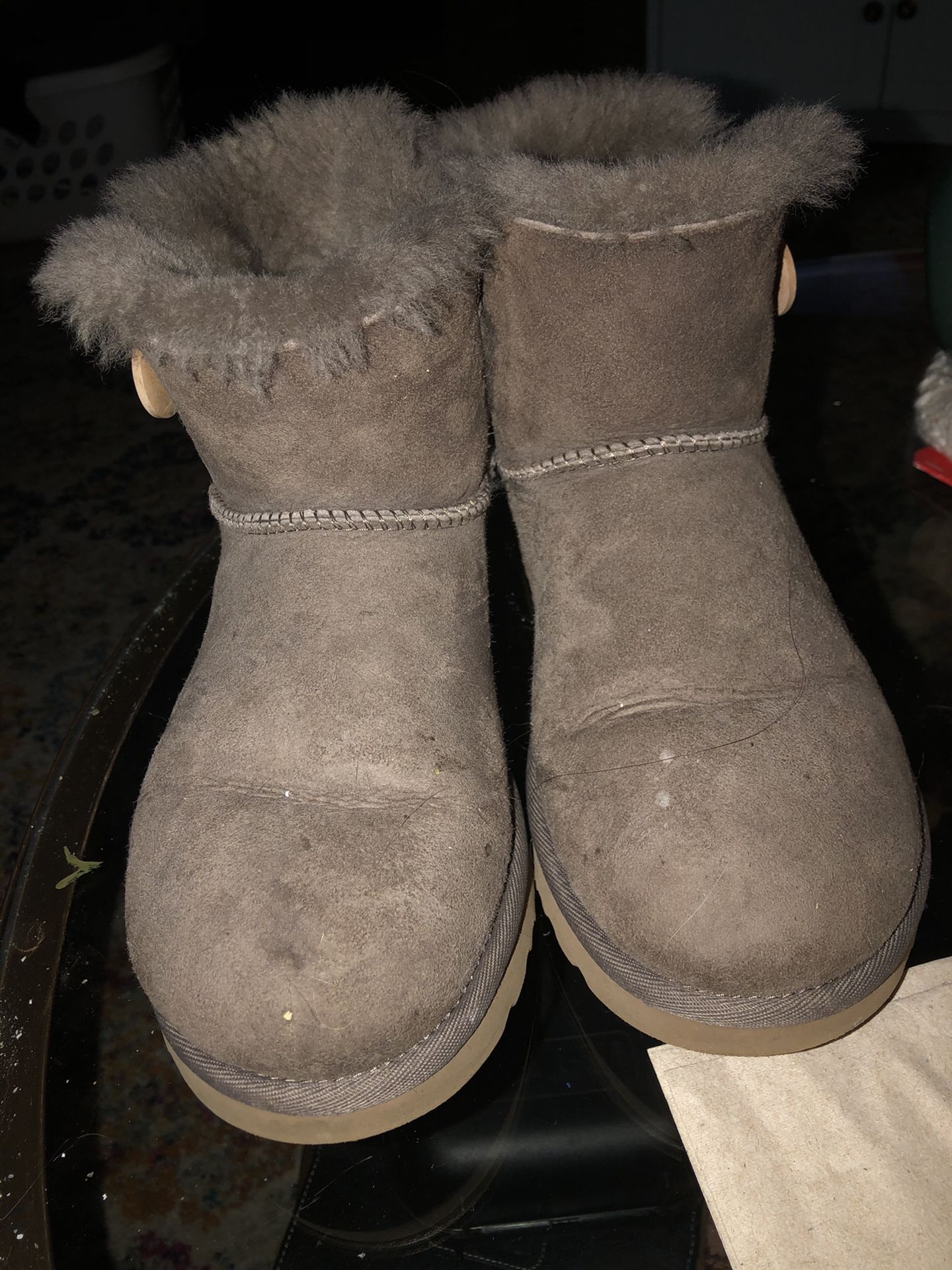 Size 7 Uggs