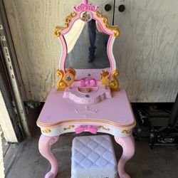 Girls vanity 