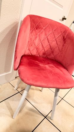 Vanity chair pink color