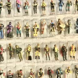 Collector seeking vintage old GI Joe toys dolls and action figures accessories 1960s 70s 80s g.i. Joes toy figure collector 