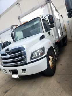 2014 hino 268