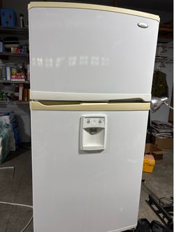 Refrigerator- perfect for your garage