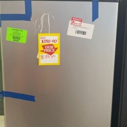 Frigidaire FFPEUM mini fridge G3