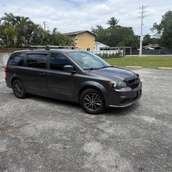 2016. ///////////305////////////916////////////1526