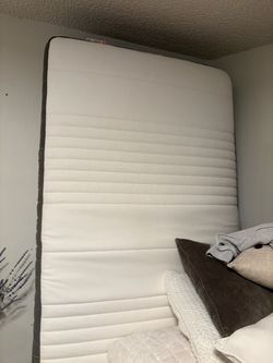 Slat bed base and twin mattress (2)